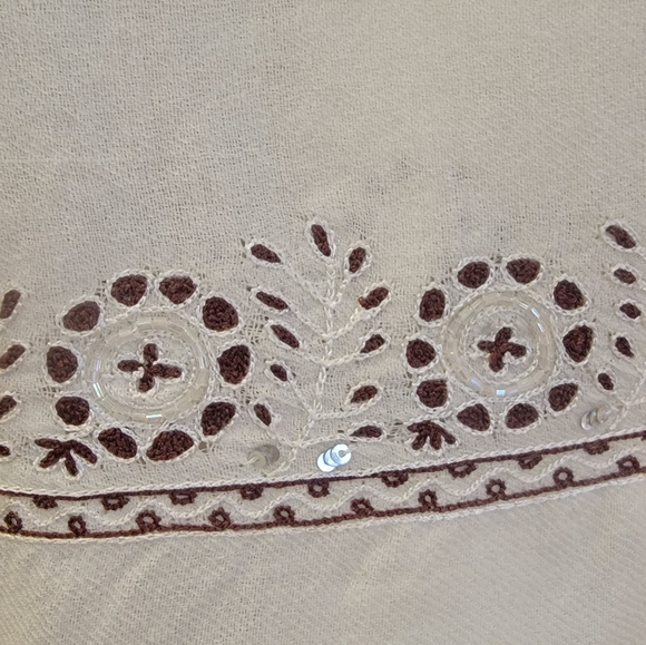 Cream color pure fine wool embroidered with mirror work large shawl. - Picture 3 of 8